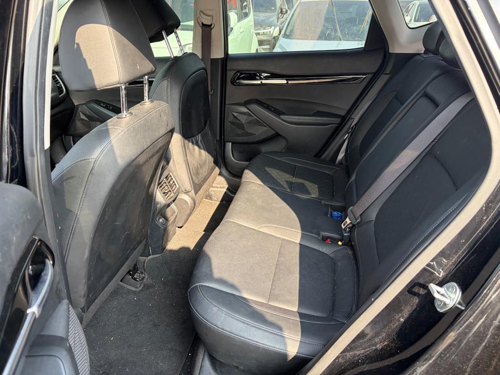 KIA Seltos 2023 Negro - Importación desde Corea - HF Imports Iquique - Foto 17