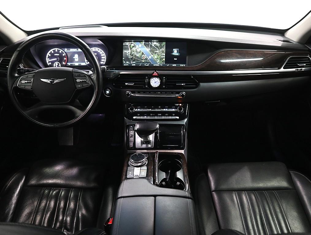 Genesis EQ900 - Vista 5