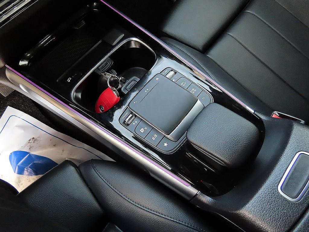 Mercedes Benz GLB Class - Vista 11