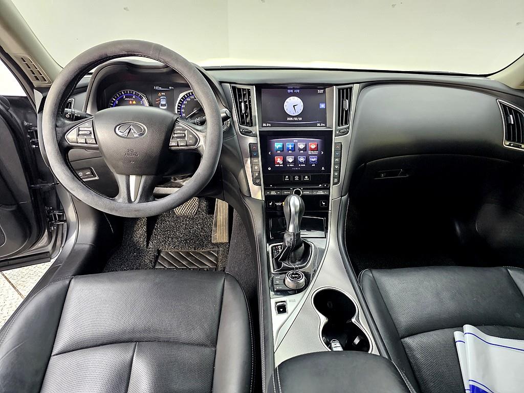 Infiniti Q - Vista 5