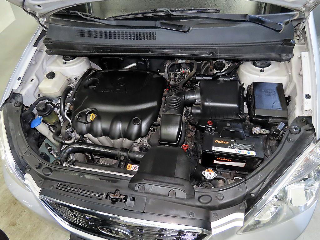 KIA Carens 2013 Plateado - Importación desde Corea - HF Imports Iquique - Foto 17