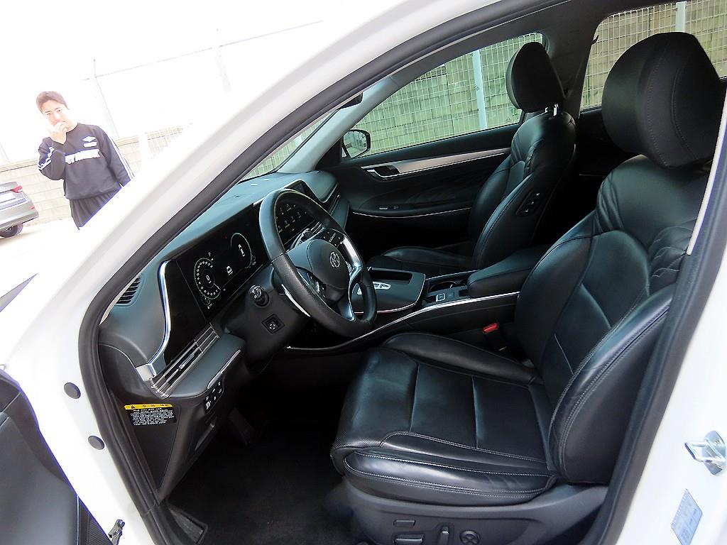 HYUNDAI Grandeur - Vista 5