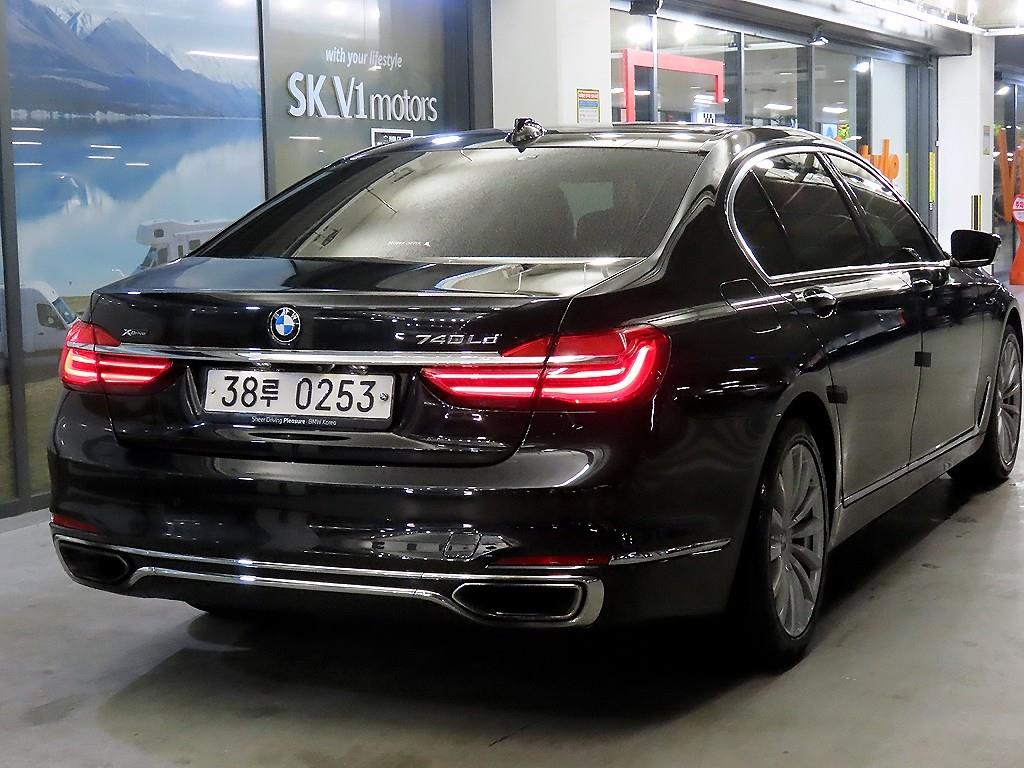 BMW 7 Series - Vista 4
