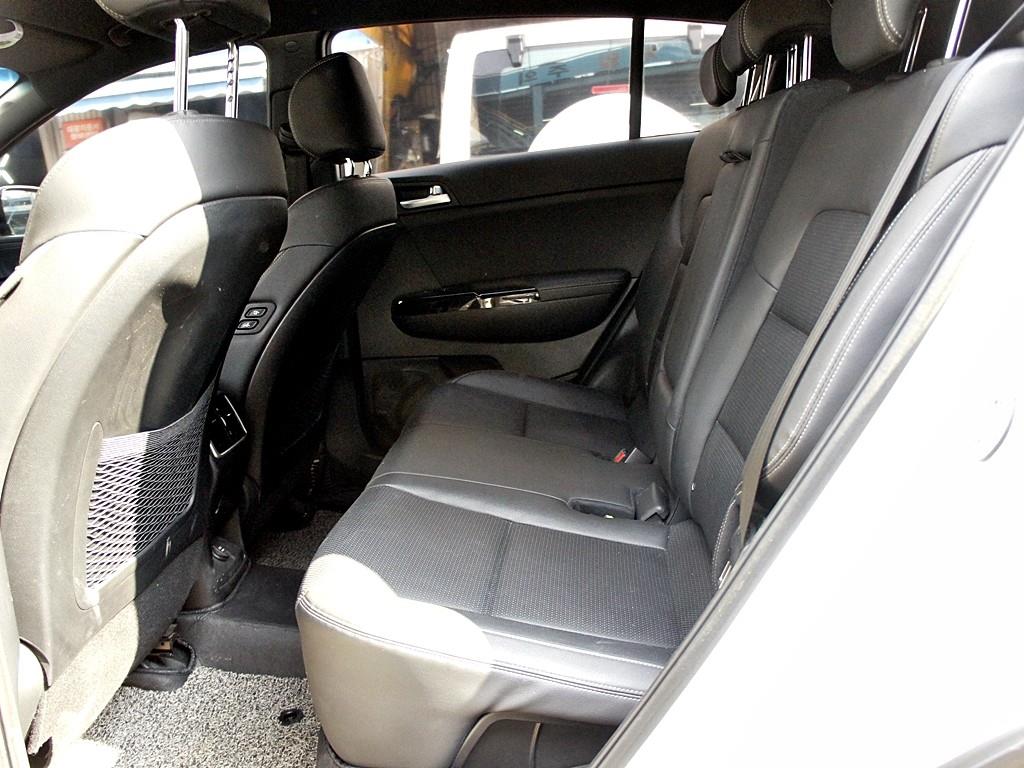 KIA Sportage - Vista 9