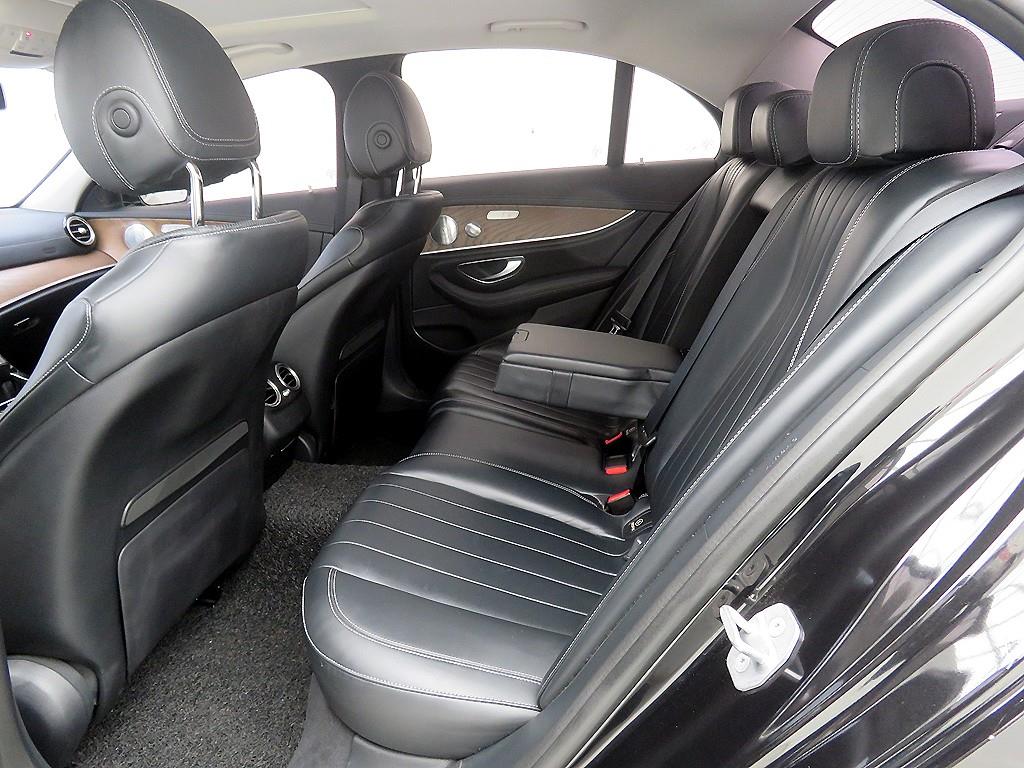 Mercedes Benz E class - Vista 7