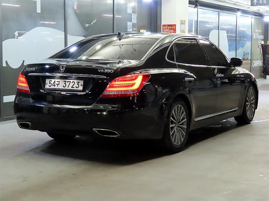 HYUNDAI Equus - Vista 4