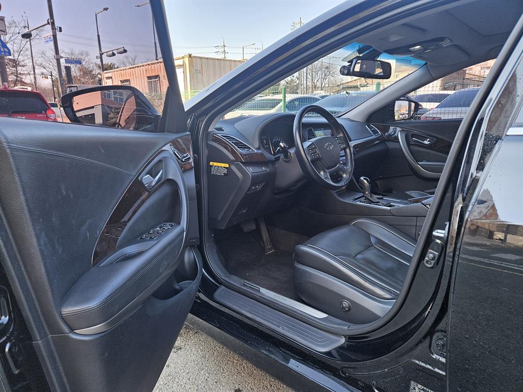 HYUNDAI Aslan - Vista 7