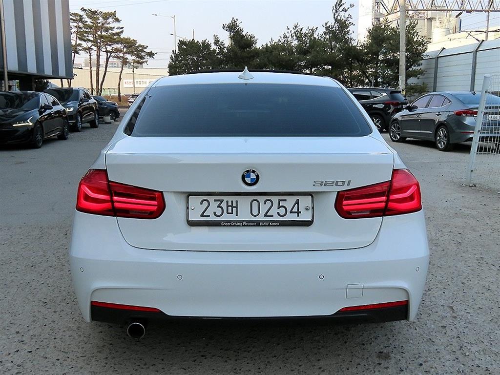 BMW 3 series - Vista 4