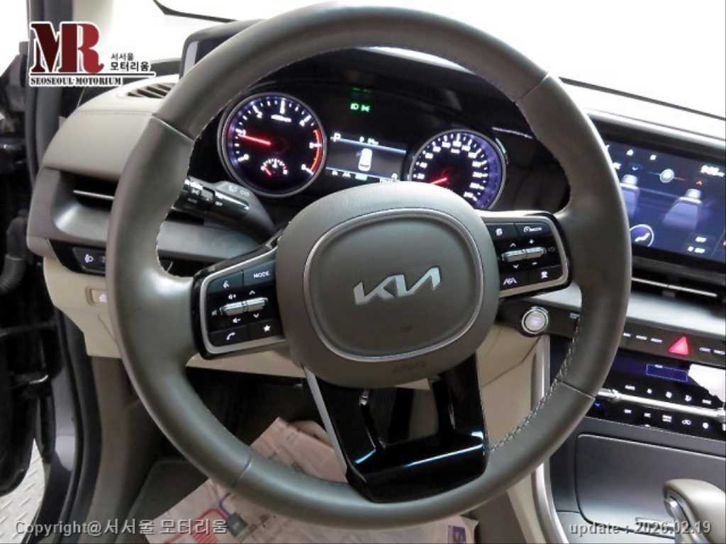 KIA Carnival - Vista 9