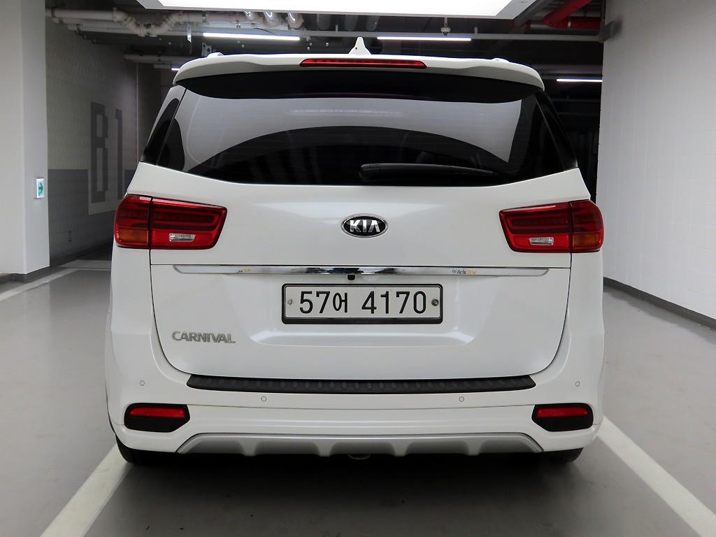 KIA Carnival - Vista 3