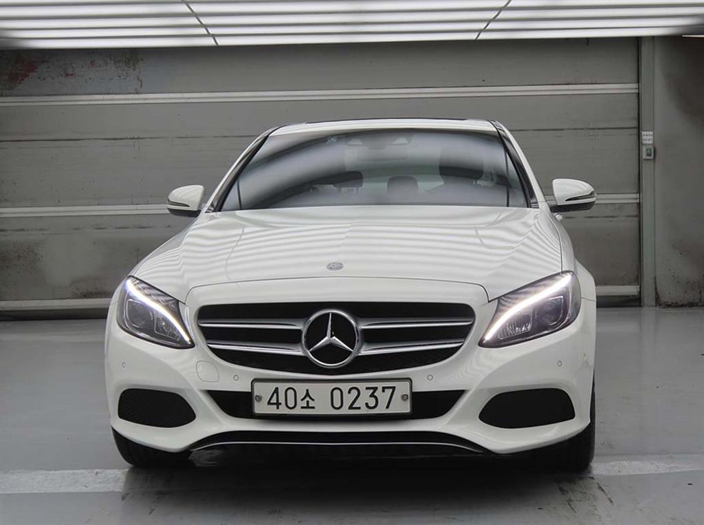 Mercedes Benz C Class - Vista 2
