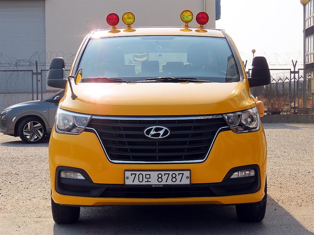 HYUNDAI Starex 2020 Amarillo - Importación desde Corea - HF Imports Iquique - Foto 1