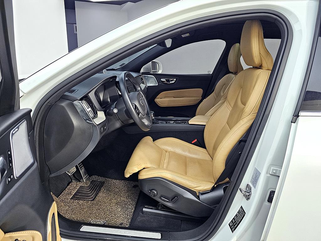 Volvo XC60 - Vista 8