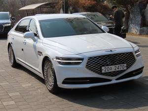 Genesis G90 - Vista 4