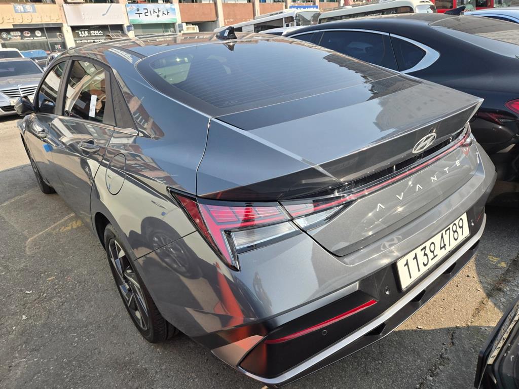 HYUNDAI Avante - Vista 4