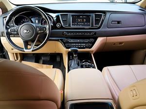 KIA Carnival - Vista 10
