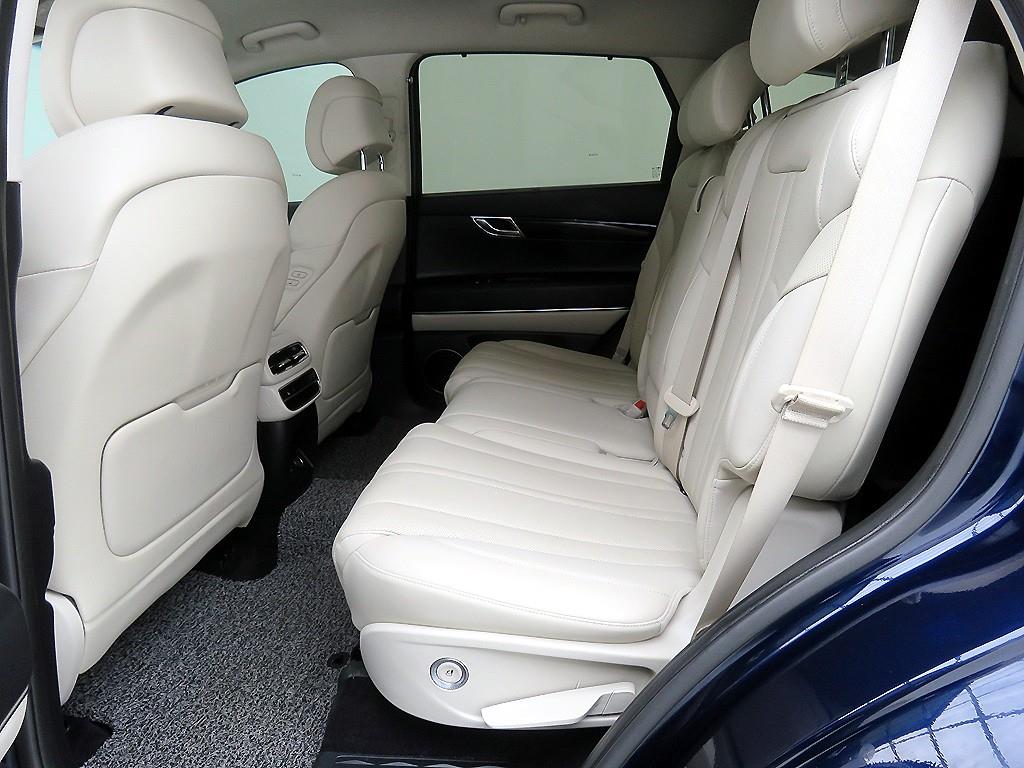 Genesis GV80 - Vista 8