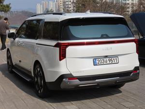 KIA Carnival - Vista 8