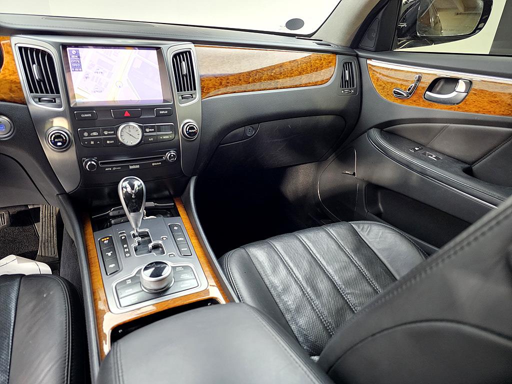 HYUNDAI Equus - Vista 10