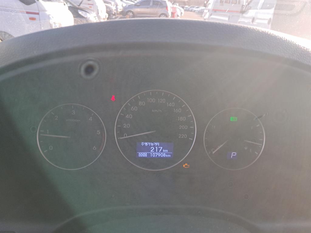 HYUNDAI Starex - Vista 12