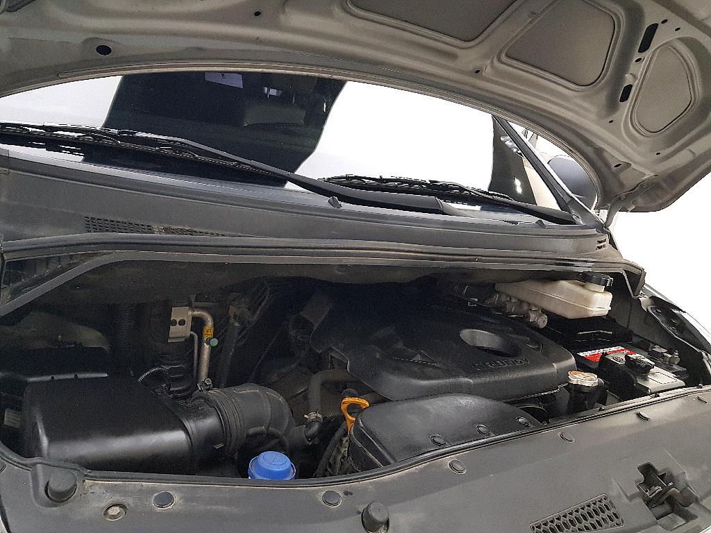 HYUNDAI Starex - Vista 6