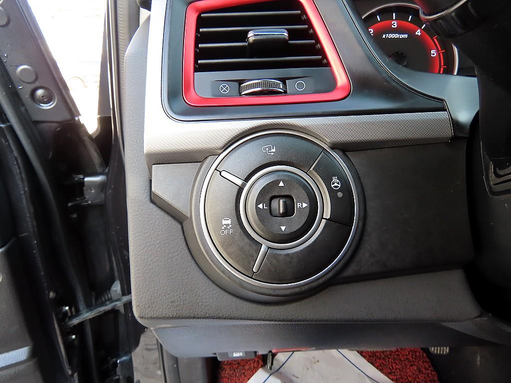 Ssangyong Korando - Vista 12