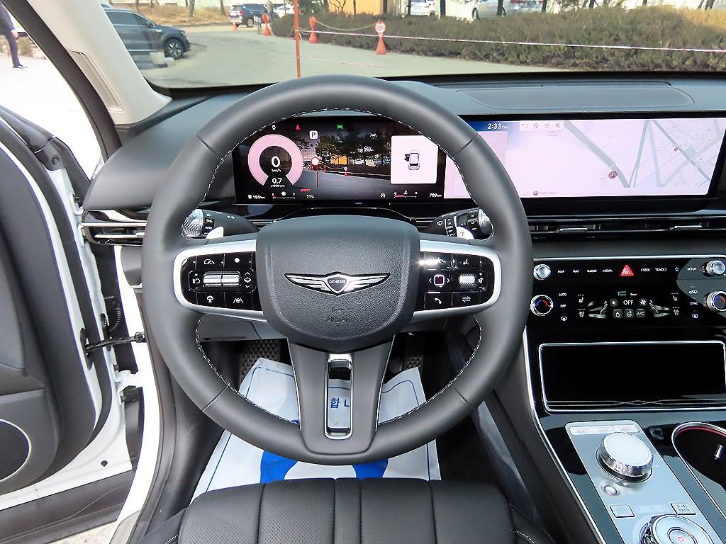 Genesis GV80 - Vista 8