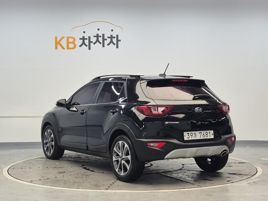 KIA Stonic - Vista 4