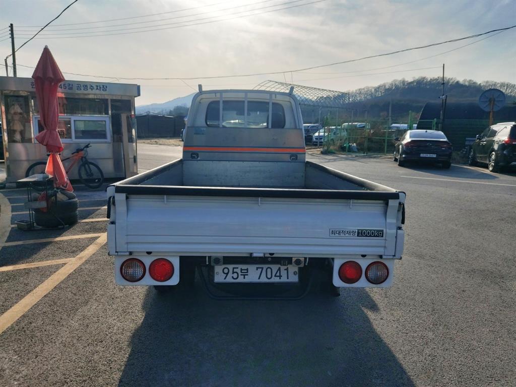 Small Truck Cargo (small) - Vista 4