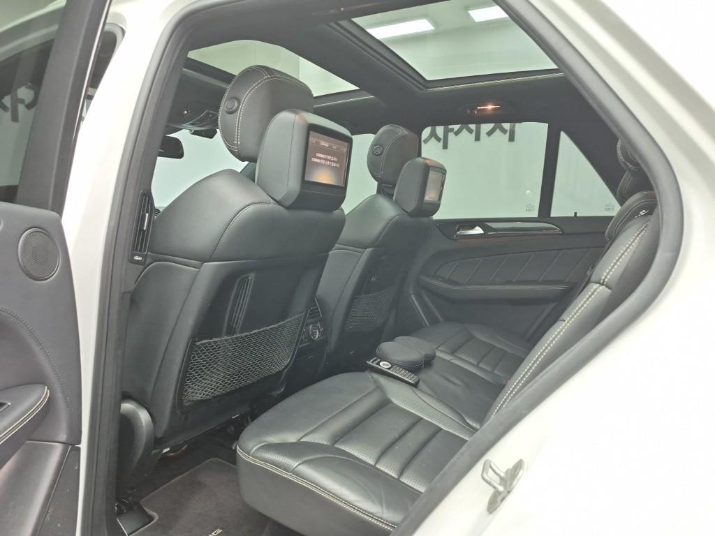 Mercedes Benz GLE Class - Vista 12