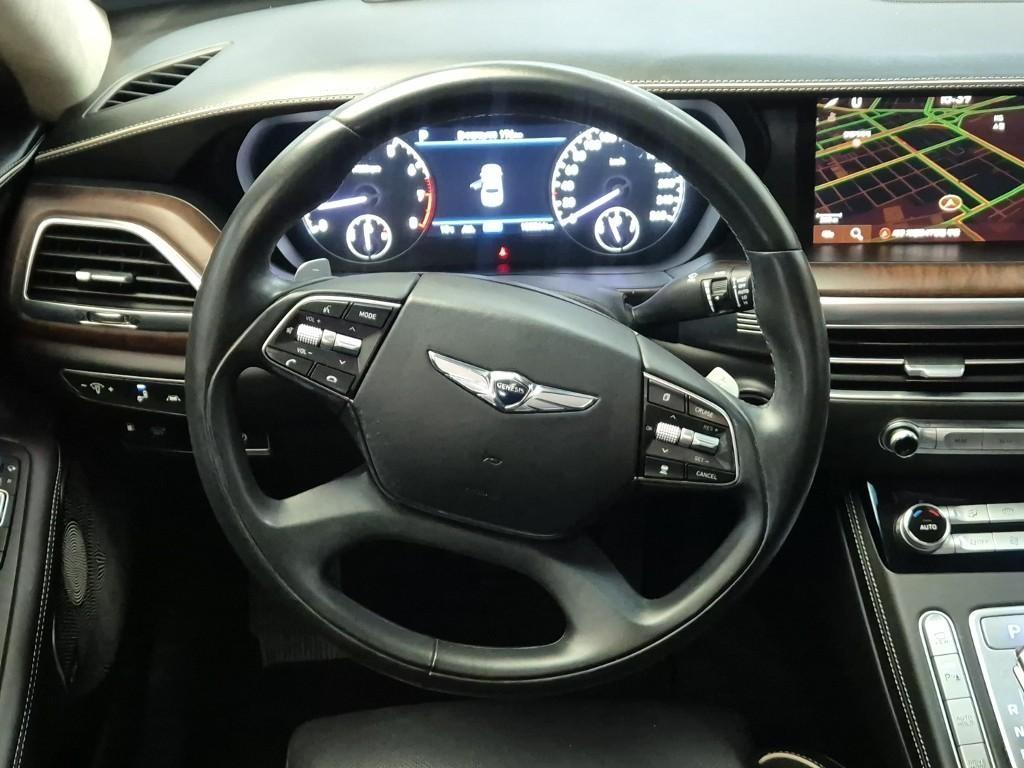 Genesis G90 - Vista 9