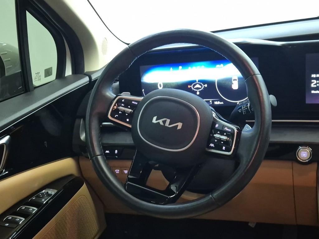 KIA Carnival - Vista 9