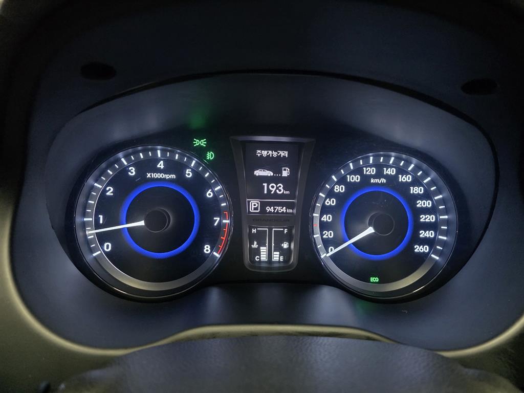 HYUNDAI Grandeur - Vista 8