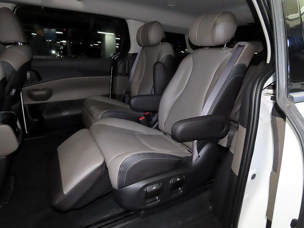 KIA Carnival - Vista 7