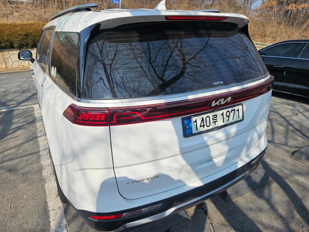 KIA Carnival - Vista 4