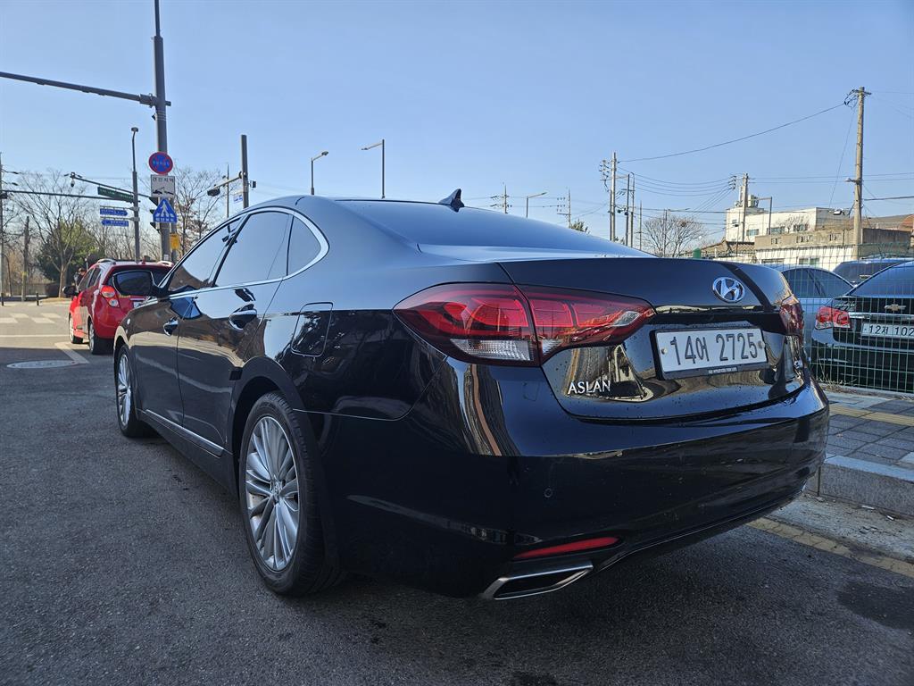 HYUNDAI Aslan - Vista 3