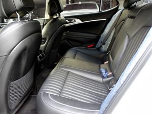 Genesis G70 - Vista 12