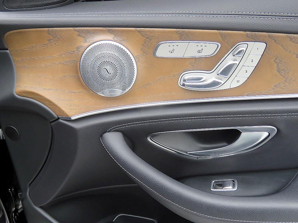 Mercedes Benz E class - Vista 11