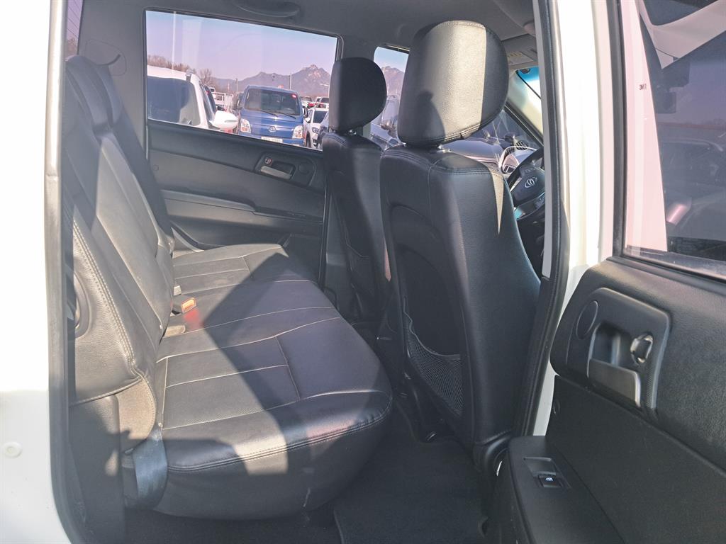 Ssangyong Korando - Vista 11