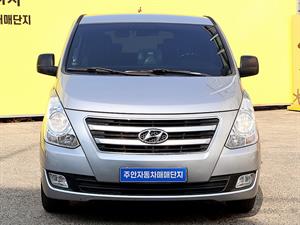 HYUNDAI Starex - Vista 2