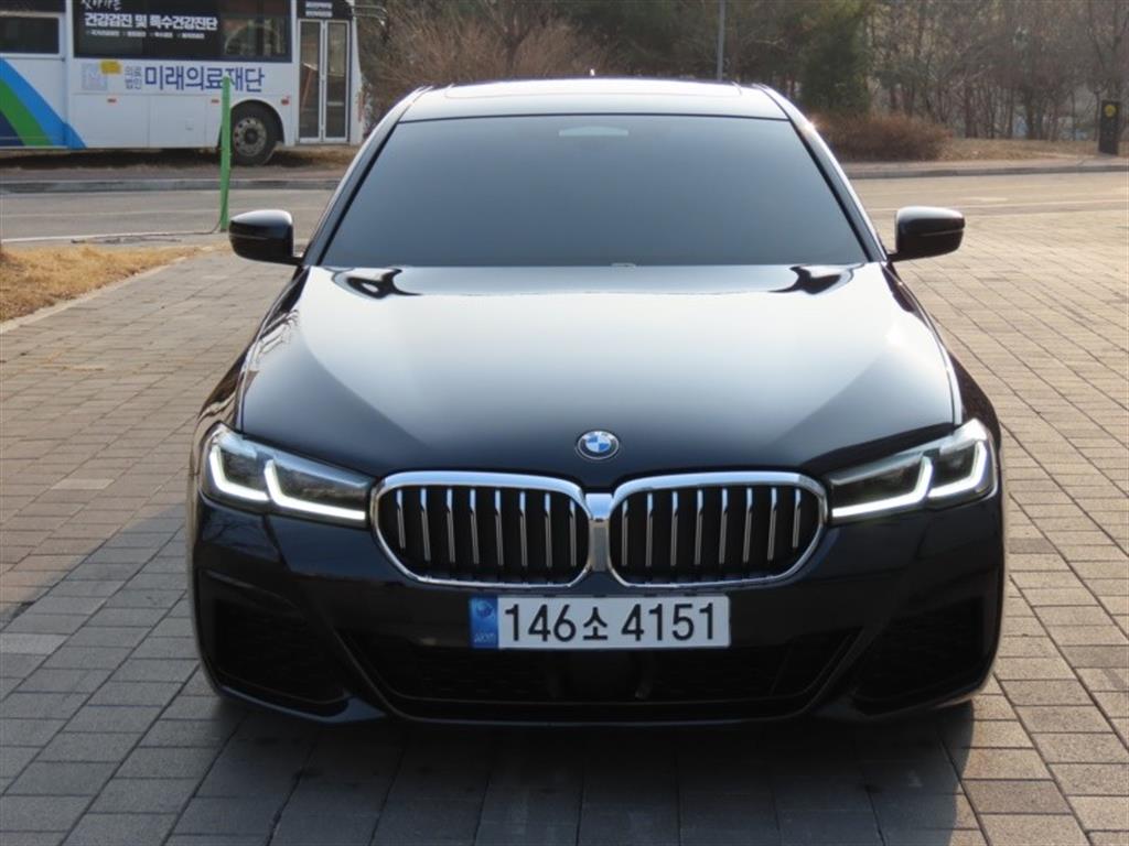 BMW 5 Series 2022 - Importación desde Corea - HF Imports Iquique - Foto 1