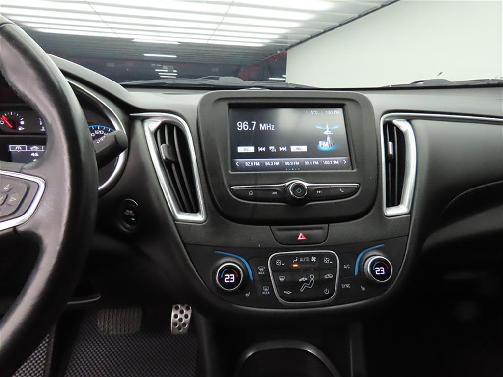 Chevrolet Malibu 2017 Blanco - Importación desde Corea - HF Imports Iquique - Foto 18