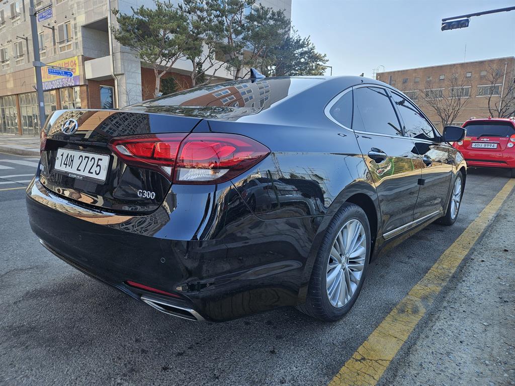 HYUNDAI Aslan - Vista 5