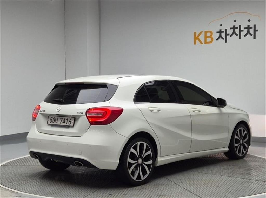 Mercedes Benz A Class - Vista 4