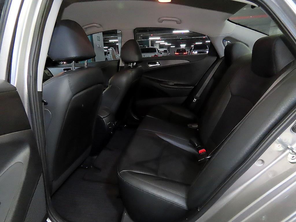 HYUNDAI Sonata - Vista 7