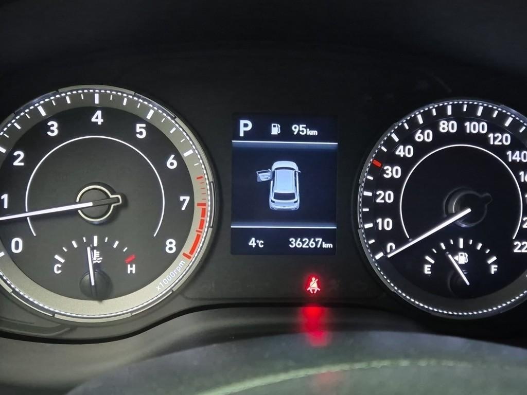 HYUNDAI Venue - Vista 6