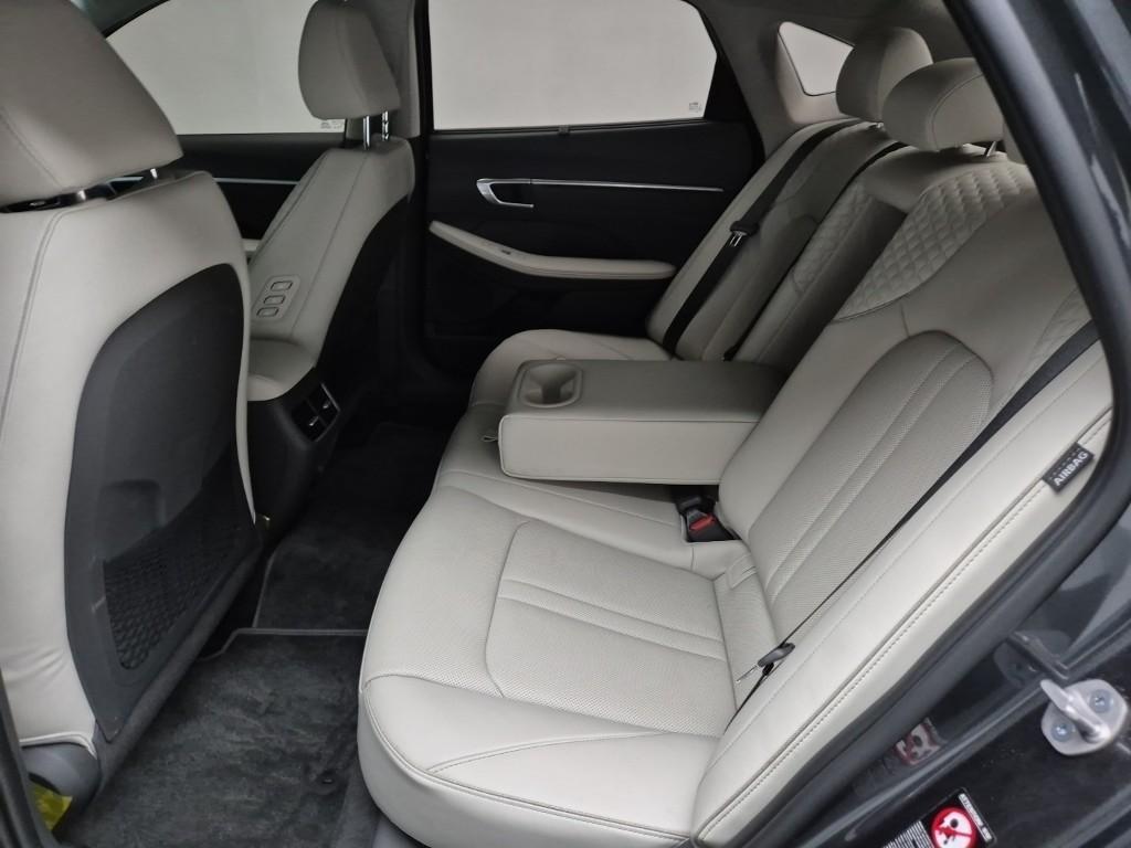 HYUNDAI Sonata - Vista 12