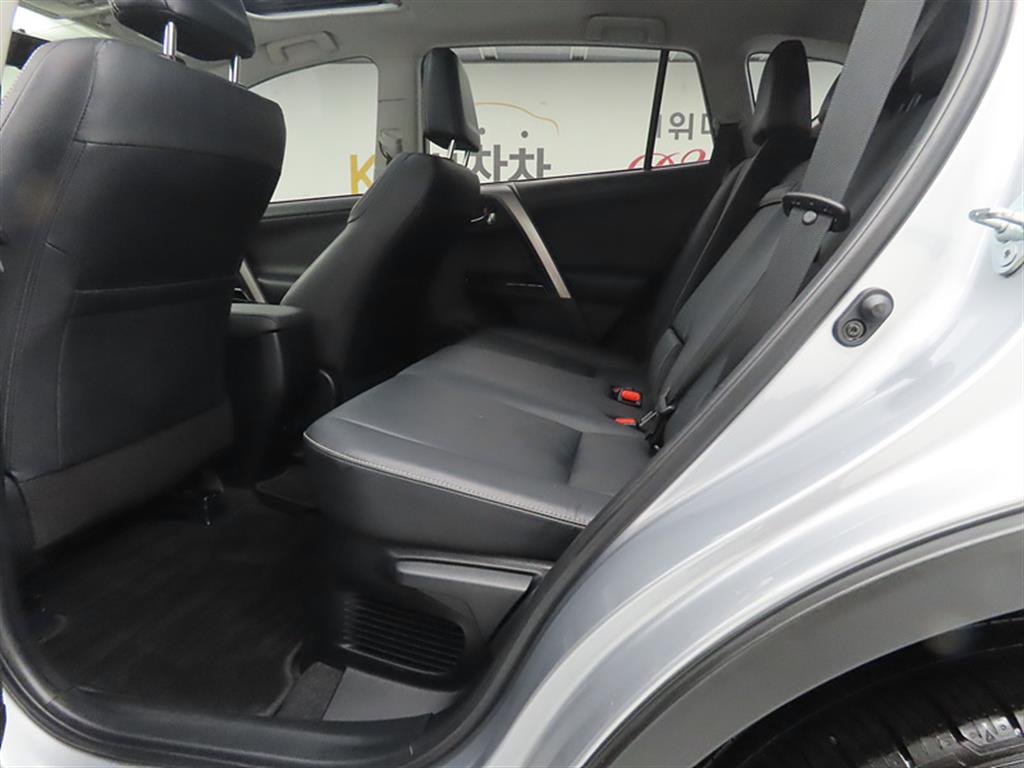 Toyota RAV4 - Vista 6