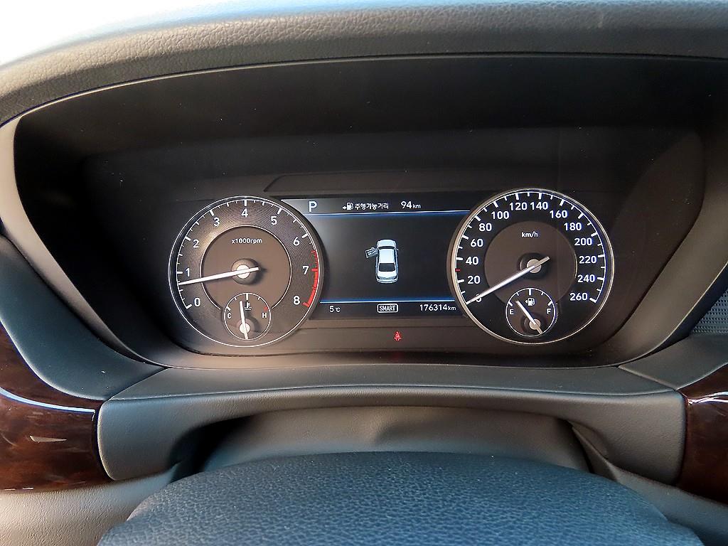 Genesis EQ900 - Vista 9