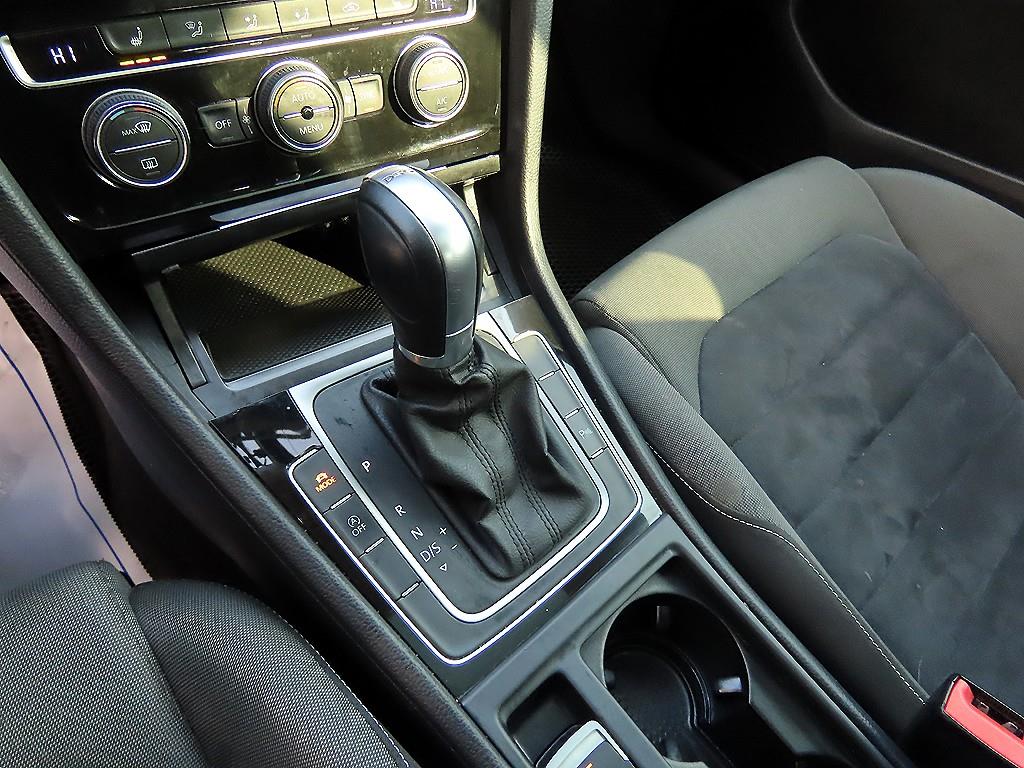 Volkswagen Golf - Vista 10